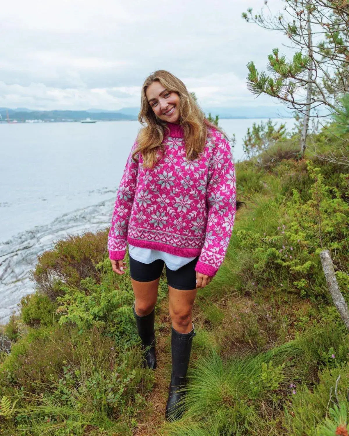 Carly Genser, Pink