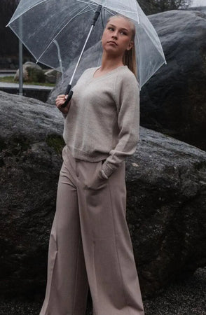 Alba Genser, Lattebeige