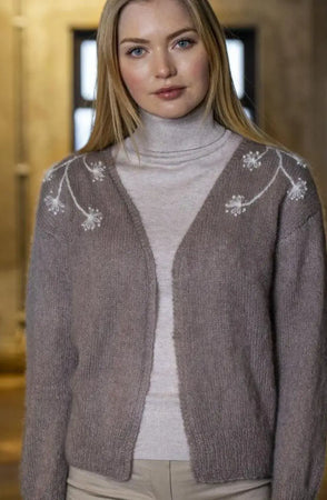 Dogg Jakke, Gråbeige