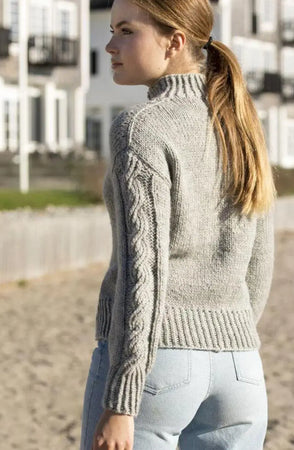 Elsa Genser, Lys Grå