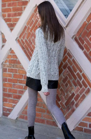 Fergie Genser, Natur