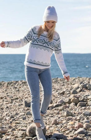 Iris Genser, Hvit og Grønntoner