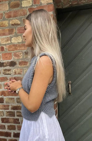 Kalsitt Vest, Gråblå