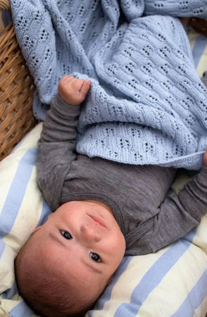 Moira Babyteppe, Lys Blå