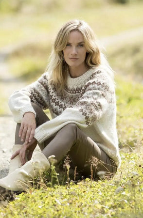 Moonstone Genser, Natur