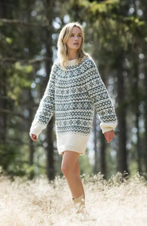 Moonstone Sweater Lang