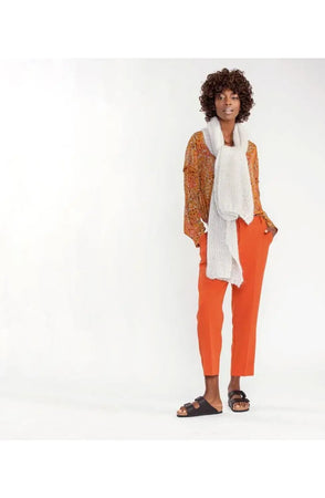 Abbi Storskjerf, Hvit