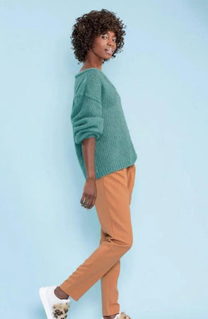 Amber Genser, Blågrønn