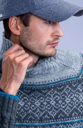 Sira Genser, Mørk Grå